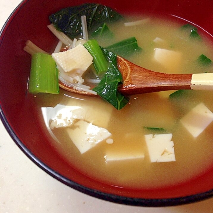 小松菜とえのきと豆腐のお味噌汁